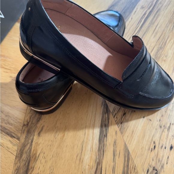 Elegant Frankie4 Limited Edition Black Loafers - Picture 8 of 13